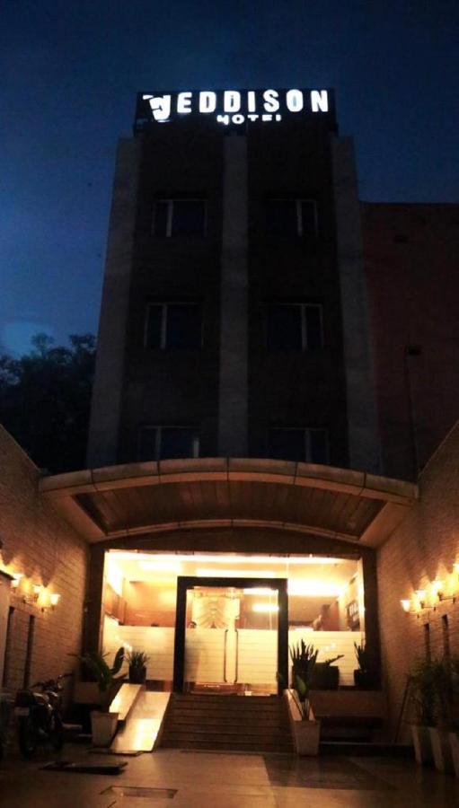 Eddison Hotel Gurgaon Exterior photo