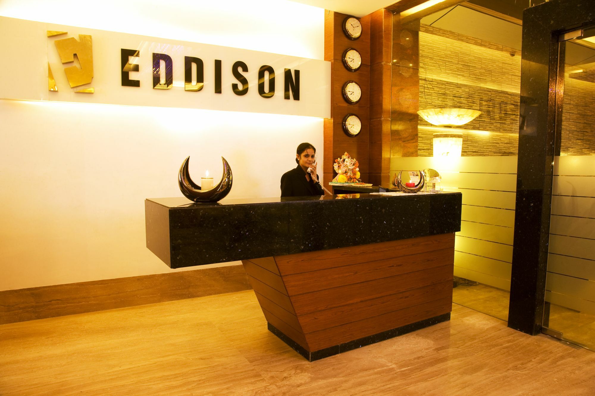 Eddison Hotel Gurgaon Exterior photo